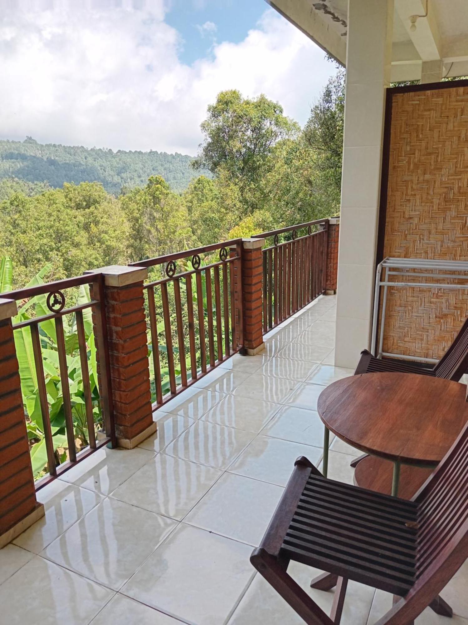 Kanaya Homestay & Warung Heaven มุนดุก ภายนอก รูปภาพ