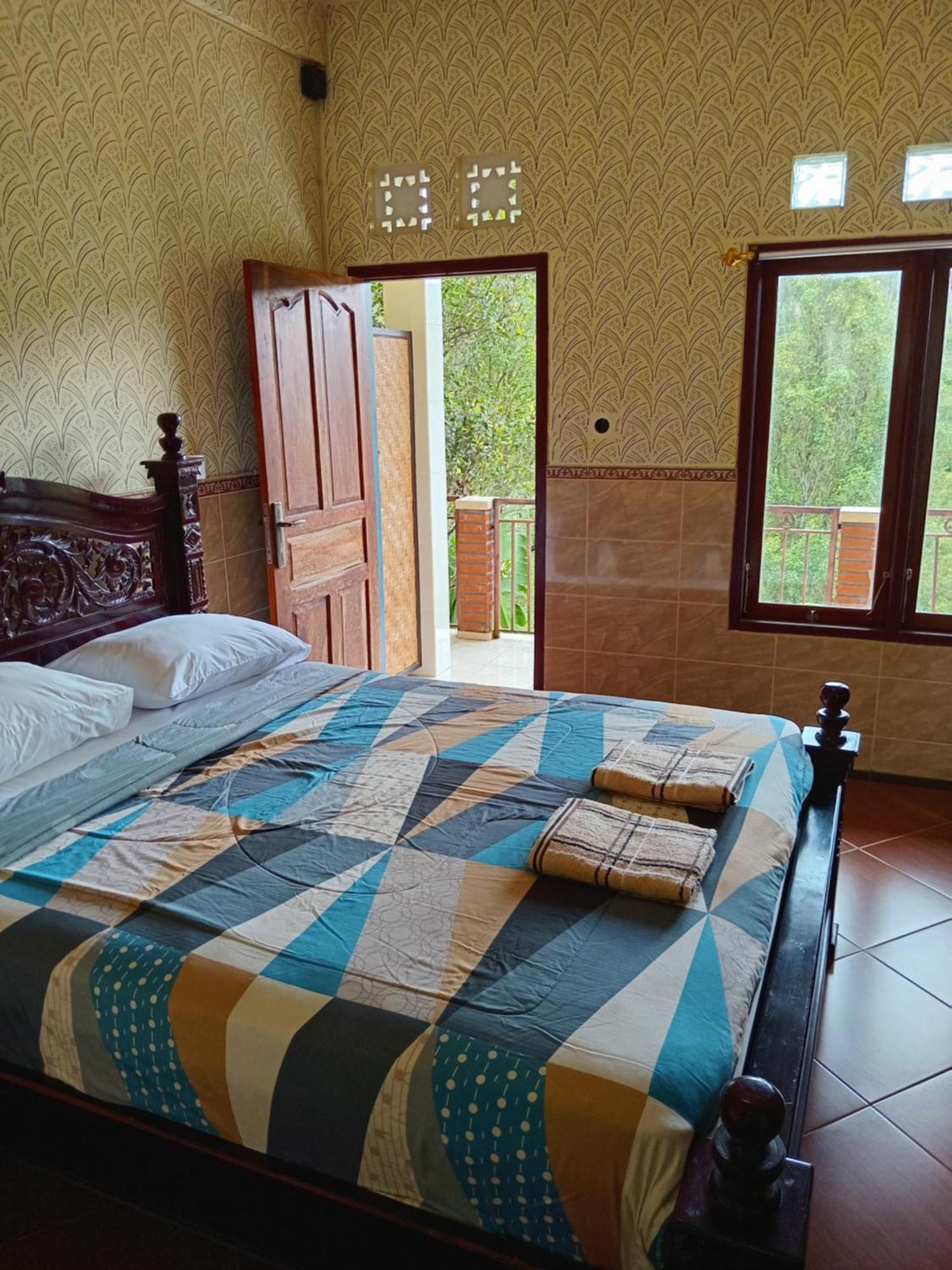 Kanaya Homestay & Warung Heaven มุนดุก ภายนอก รูปภาพ