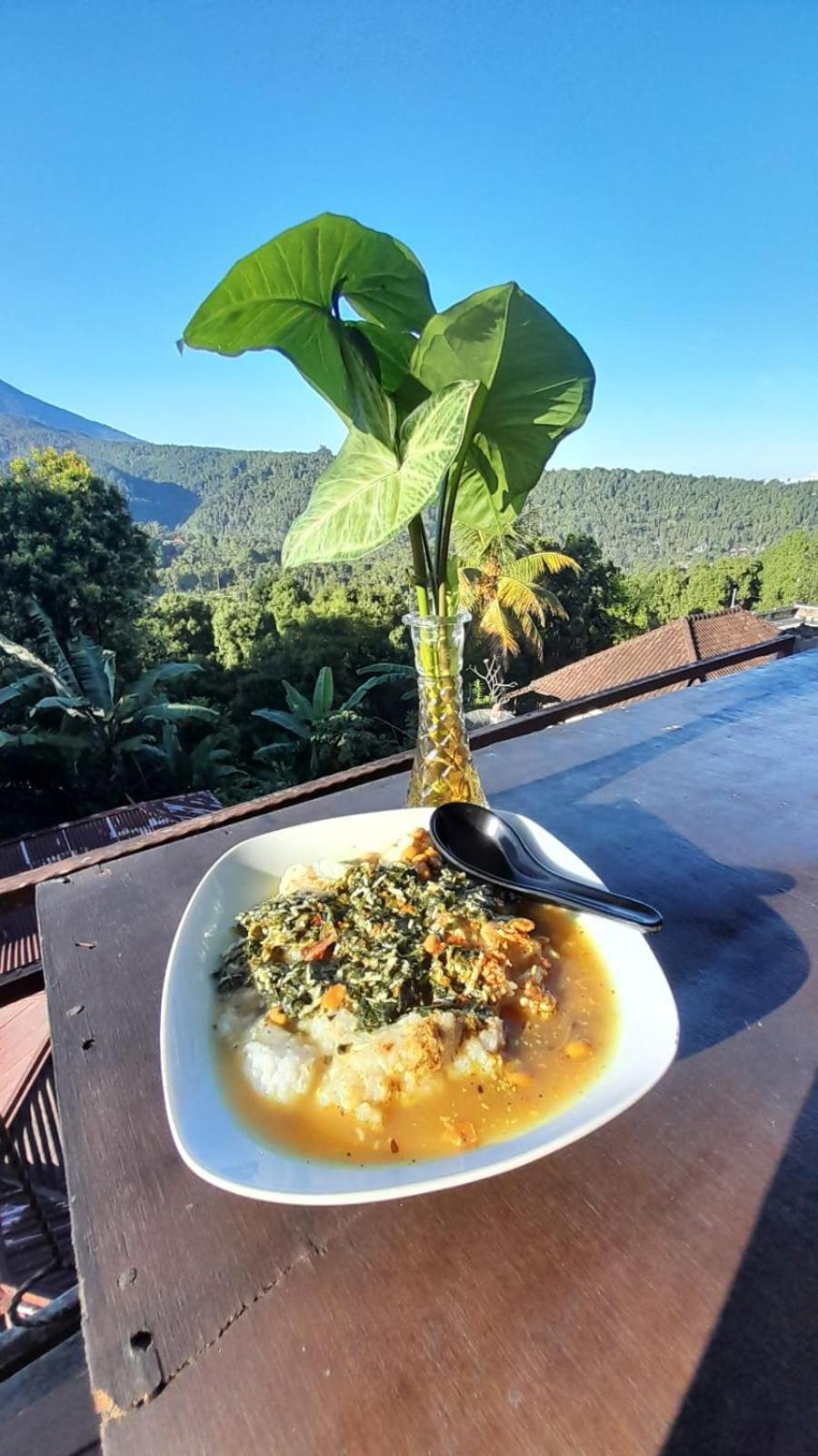 Kanaya Homestay & Warung Heaven มุนดุก ภายนอก รูปภาพ
