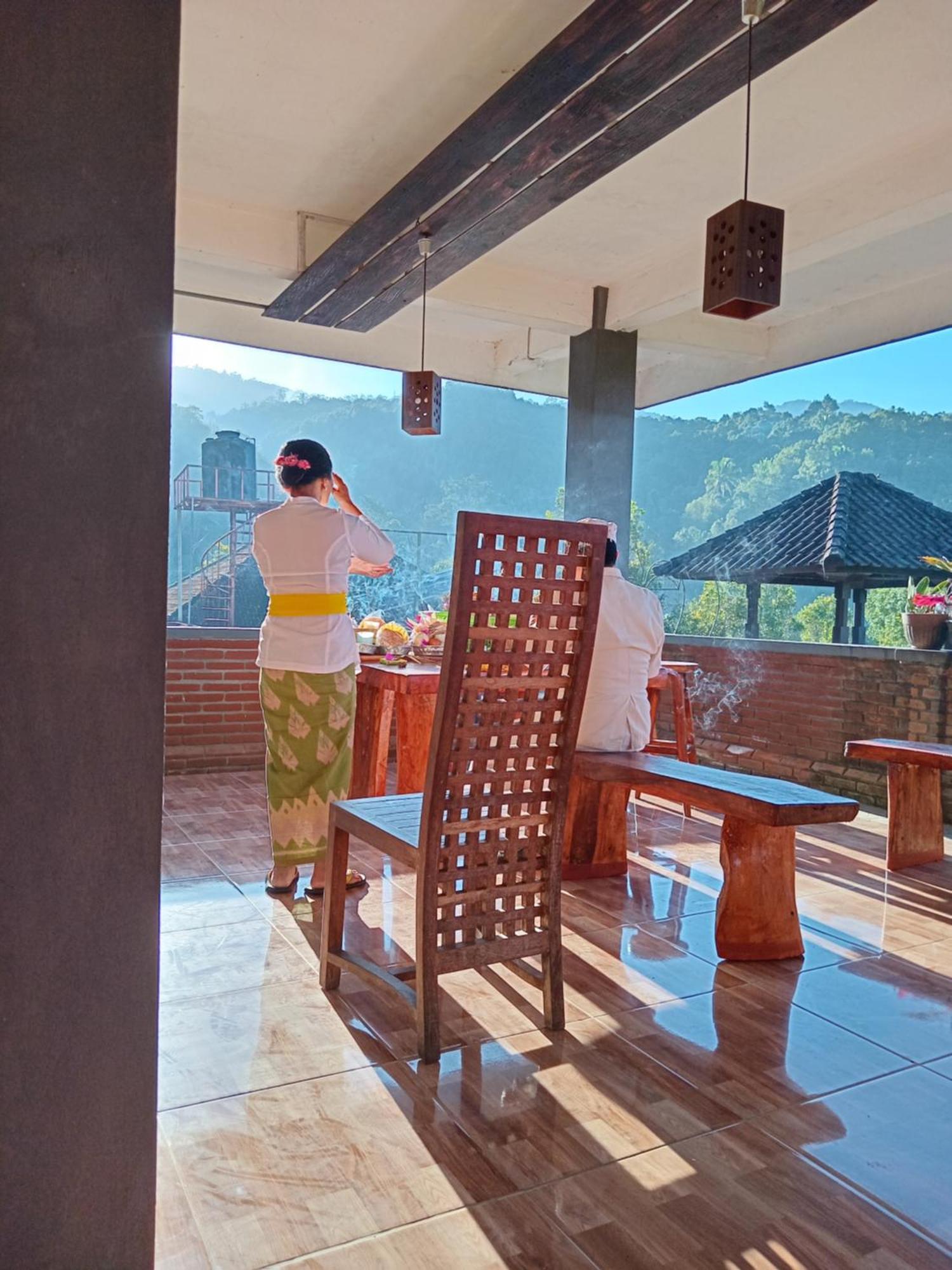 Kanaya Homestay & Warung Heaven มุนดุก ภายนอก รูปภาพ