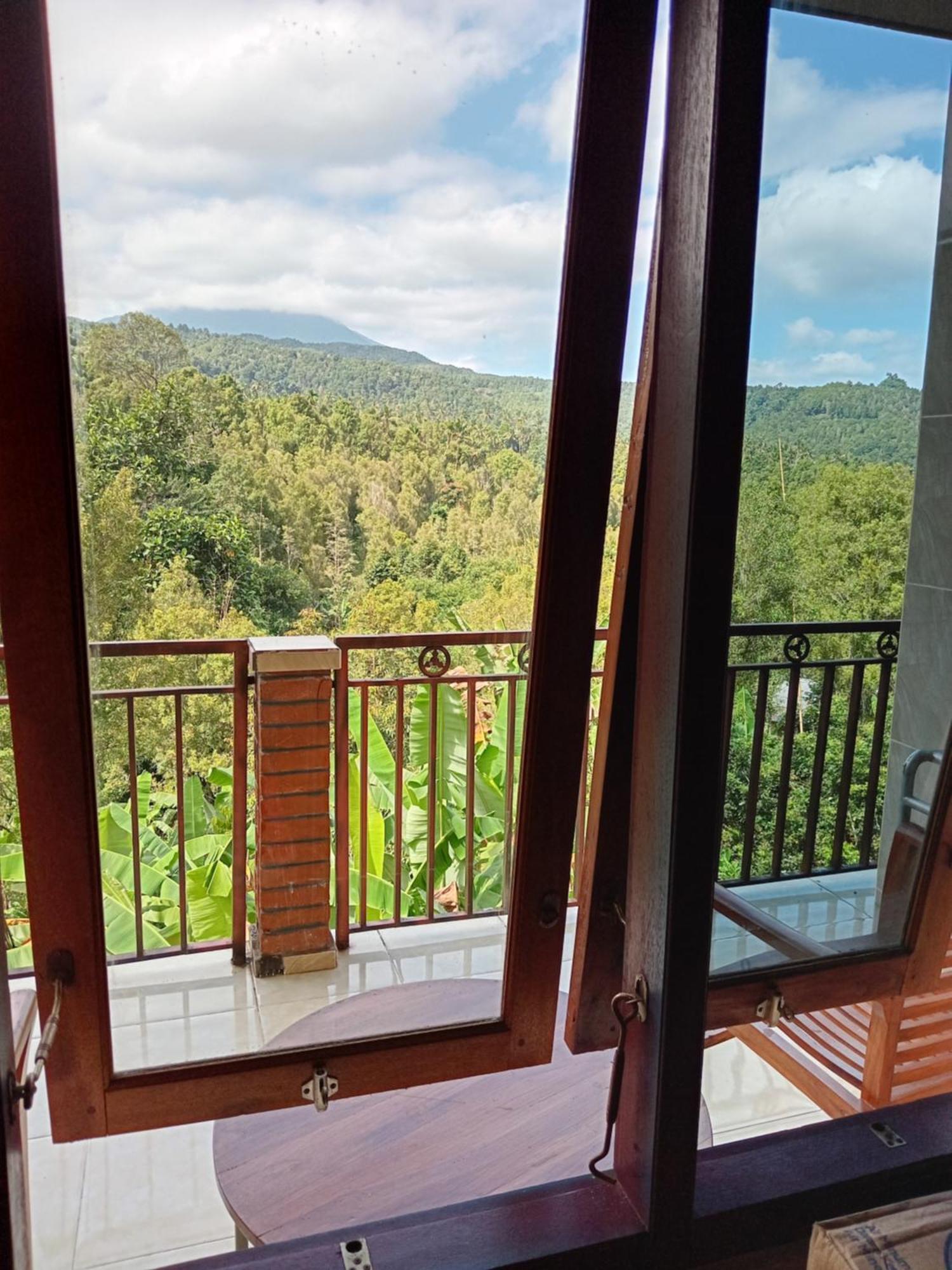 Kanaya Homestay & Warung Heaven มุนดุก ภายนอก รูปภาพ